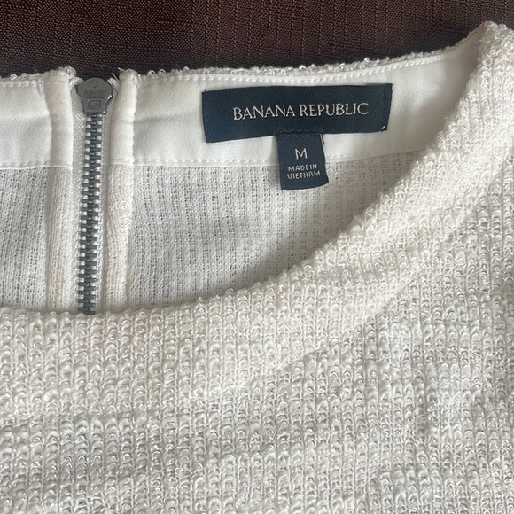 Banana Republic white knit short sleeve sweater with ruffled sleeves - Picture 3 of 4